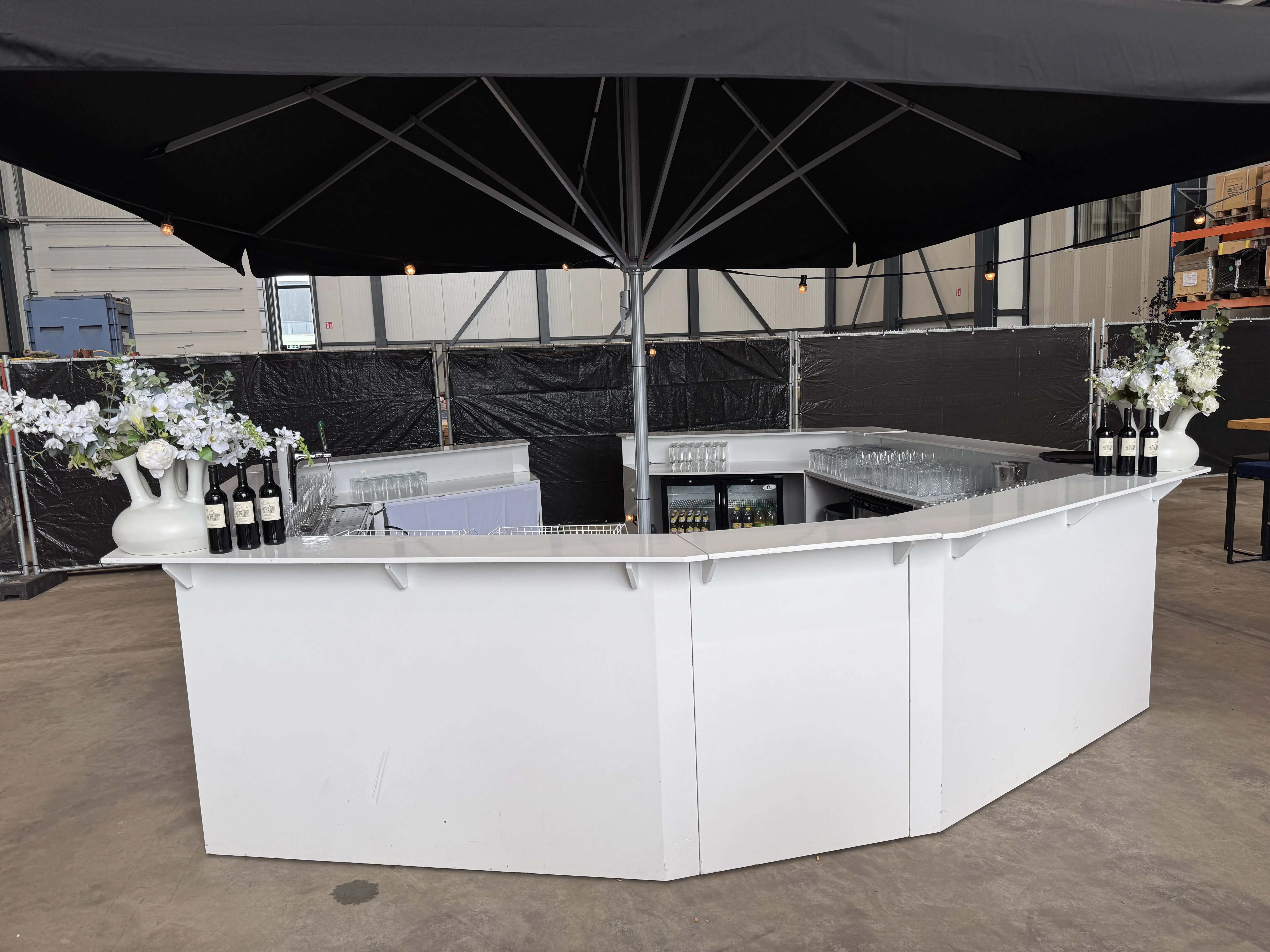 Ronde witte bar luxe