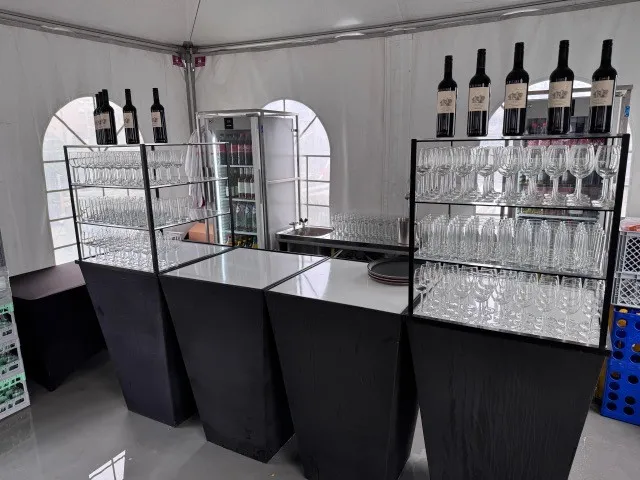 zwarte zuilenbar_1747074367.jpg