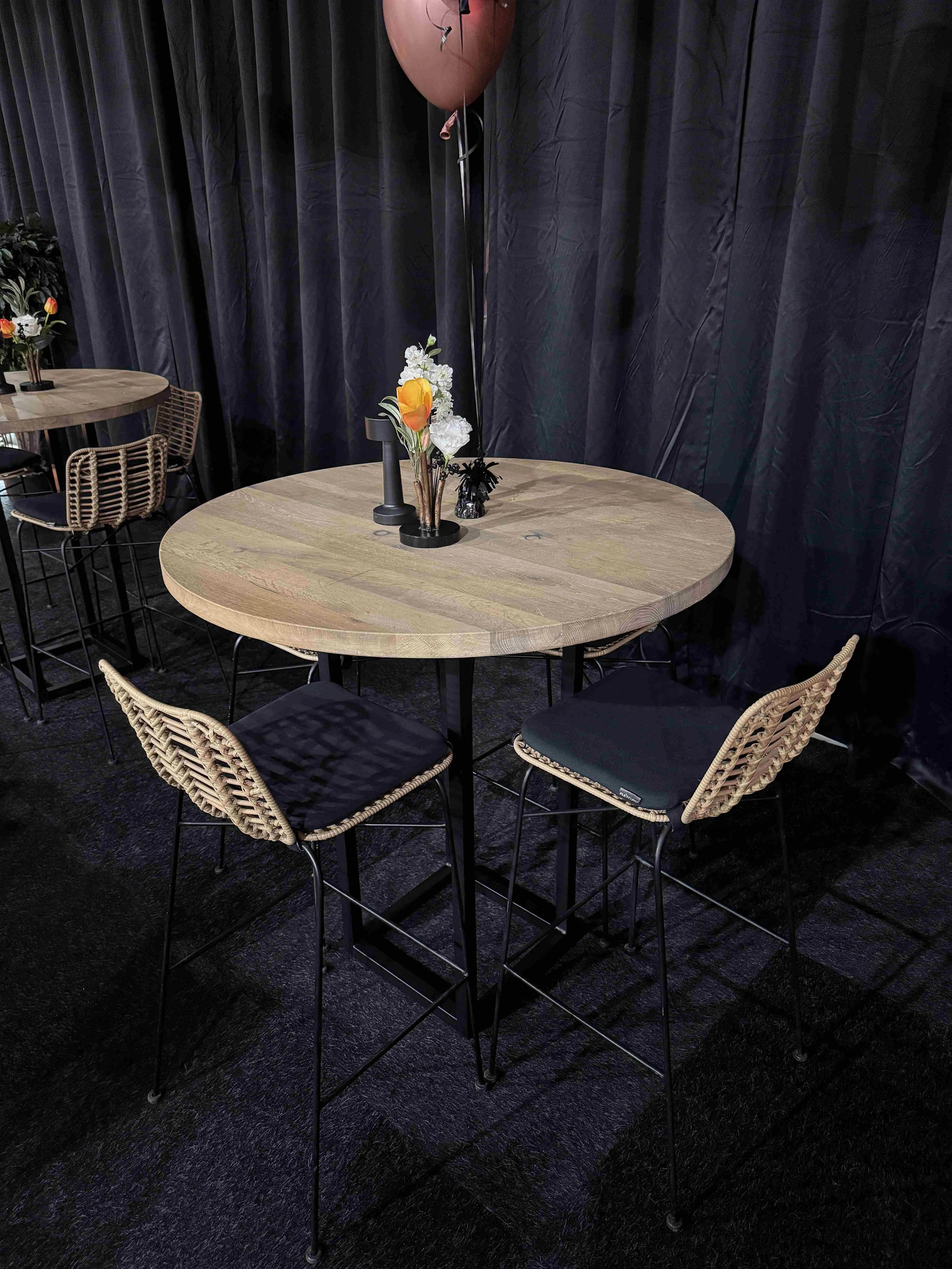 Industrieel statafel rond eiken | doorsnee 110cm